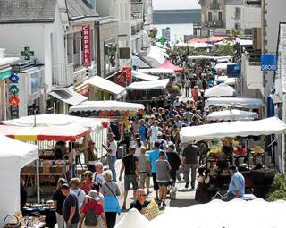 Grande braderie des commerçants-Quiberon-Morbihan-Bretagne Sud © Le Télégramme