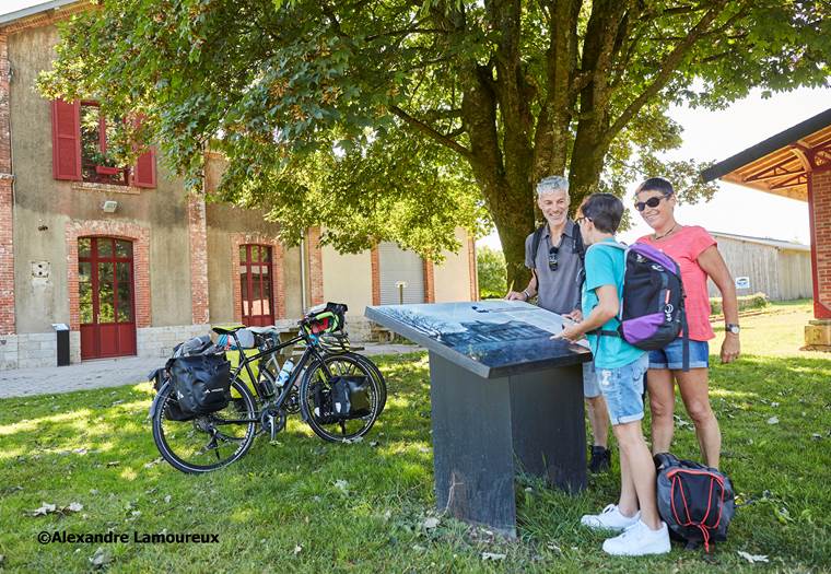 Location vélos gare de Guiscriff Morbihan Bretagne Centre © Alexandre Lamoureux